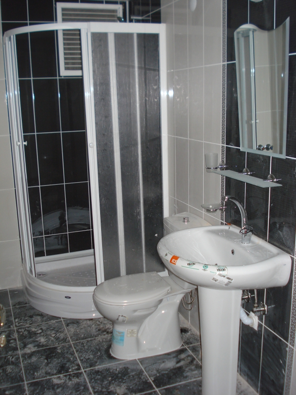 Melek Apt